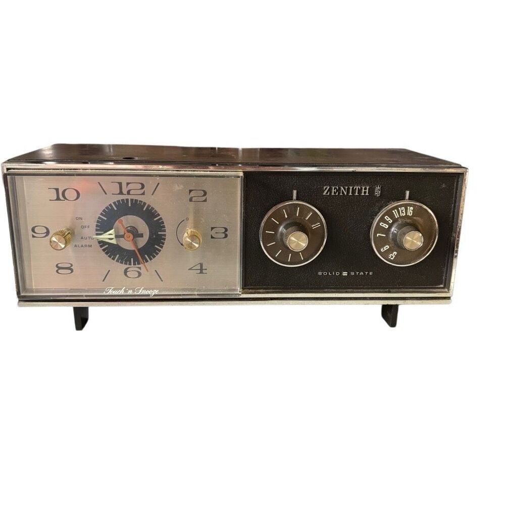 Zenith Touch N’ Snooze Clock Radio *Read*